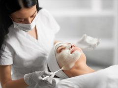 Cosmetician, asistenta medicala